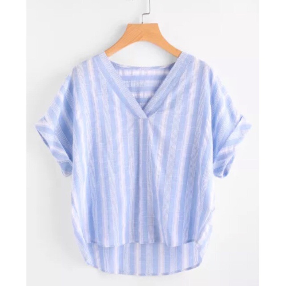 ❌ S O L D ❌ V-Neck Stripped Short Sleeve